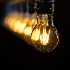 Transferencia de Tecnología - bombilla encendida
